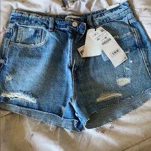 Brand new denim shorts !!